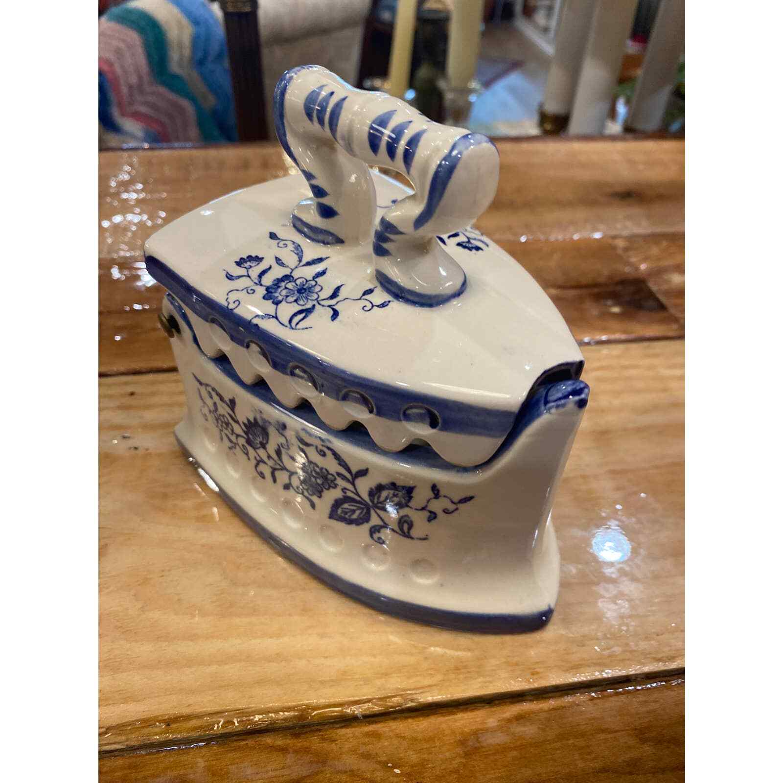 Ceramic Delft Blue Iron Trinket Box