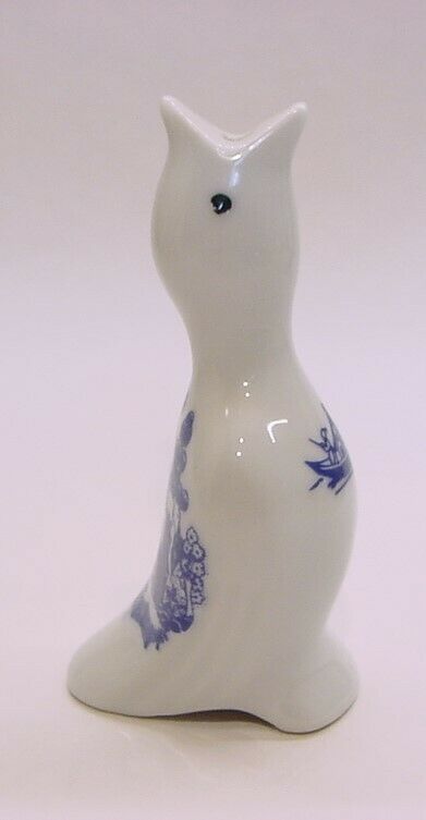 Louise's Old Things Knobler Style Pie Bird Funnel/vent * Blue Willow Pattern